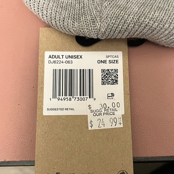 Nike Beanie - Picture 2 of 3